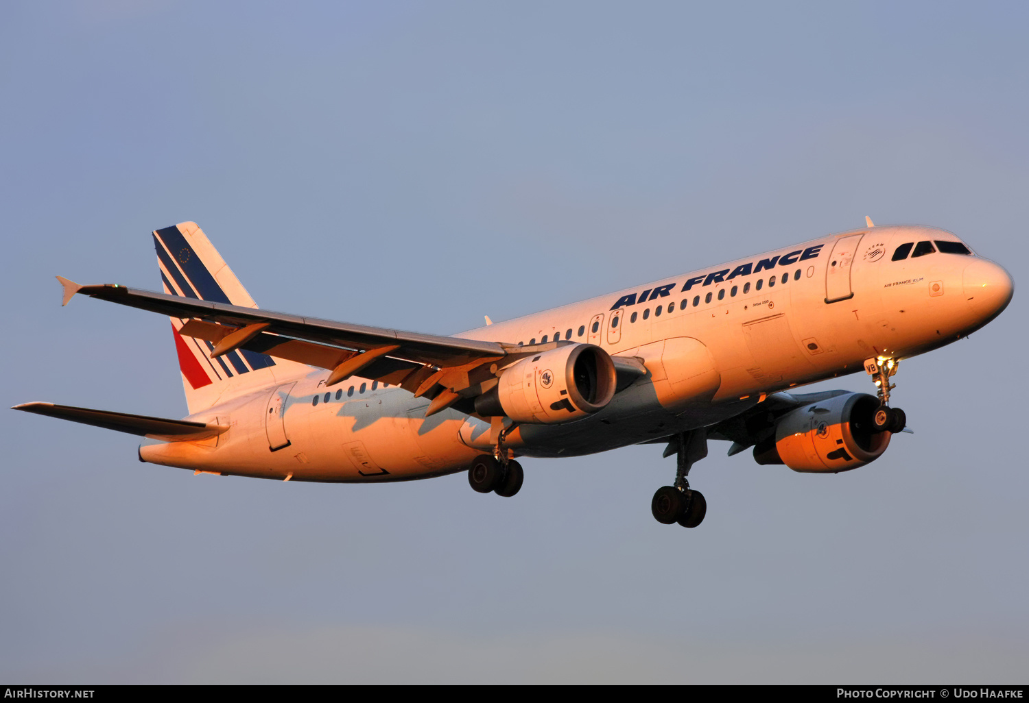 Aircraft Photo of F-GJVB | Airbus A320-211 | Air France | AirHistory.net #653553