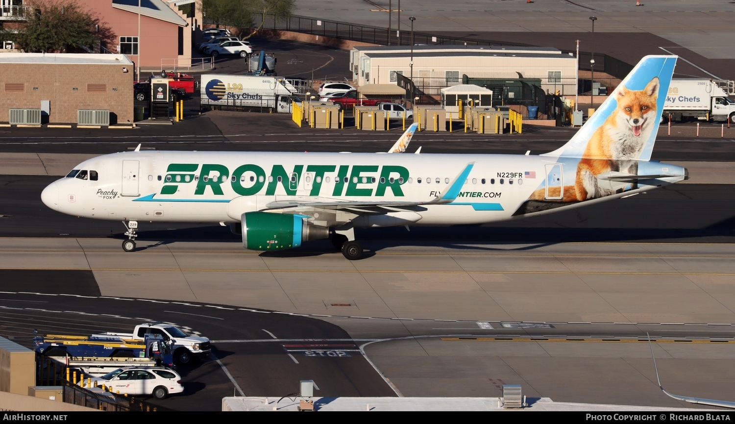 Aircraft Photo of N229FR | Airbus A320-214 | Frontier Airlines | AirHistory.net #653554
