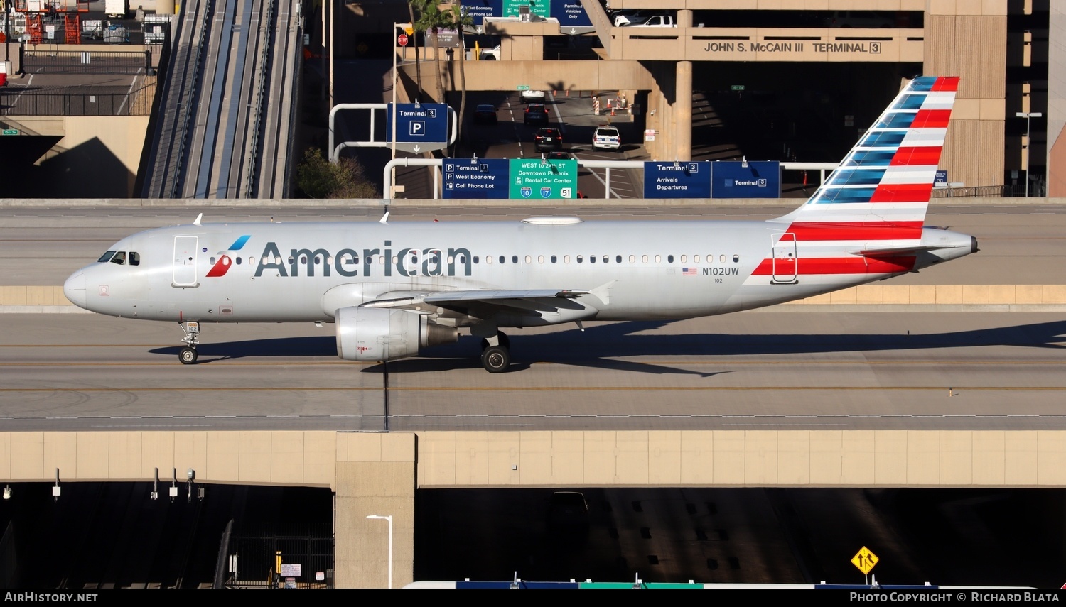 Aircraft Photo of N102UW | Airbus A320-214 | American Airlines | AirHistory.net #653561