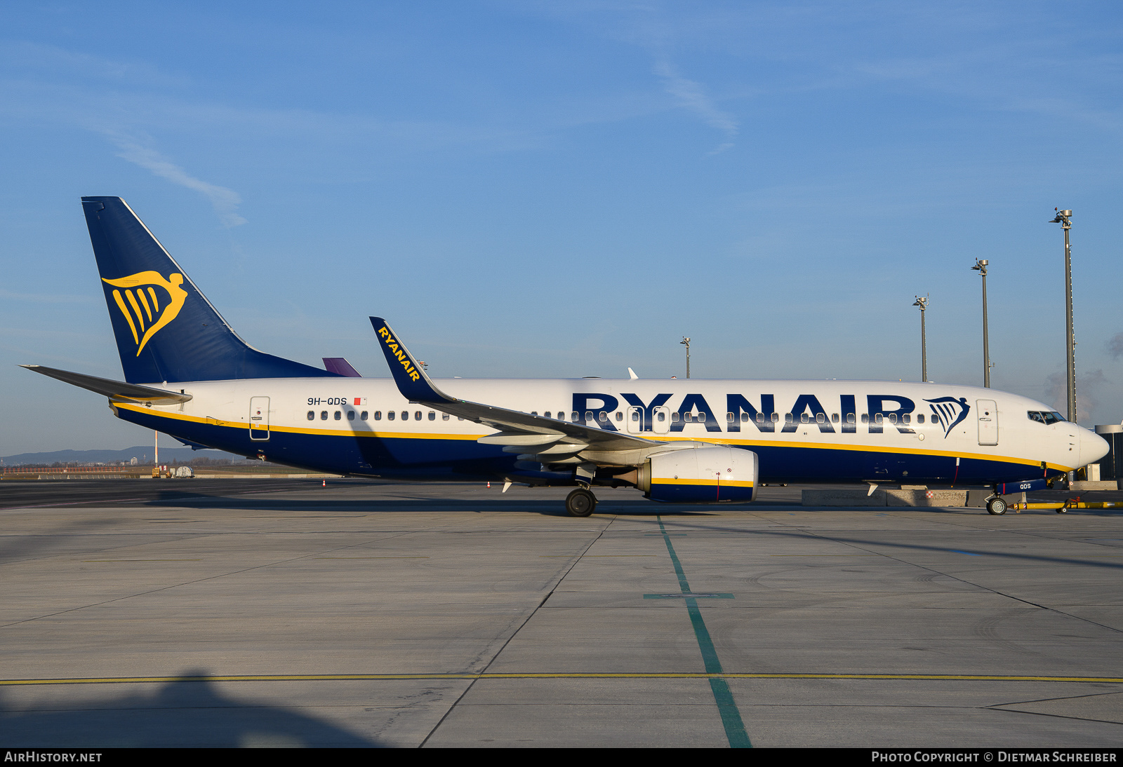 Aircraft Photo of 9H-QDS | Boeing 737-800 | Ryanair | AirHistory.net #653589