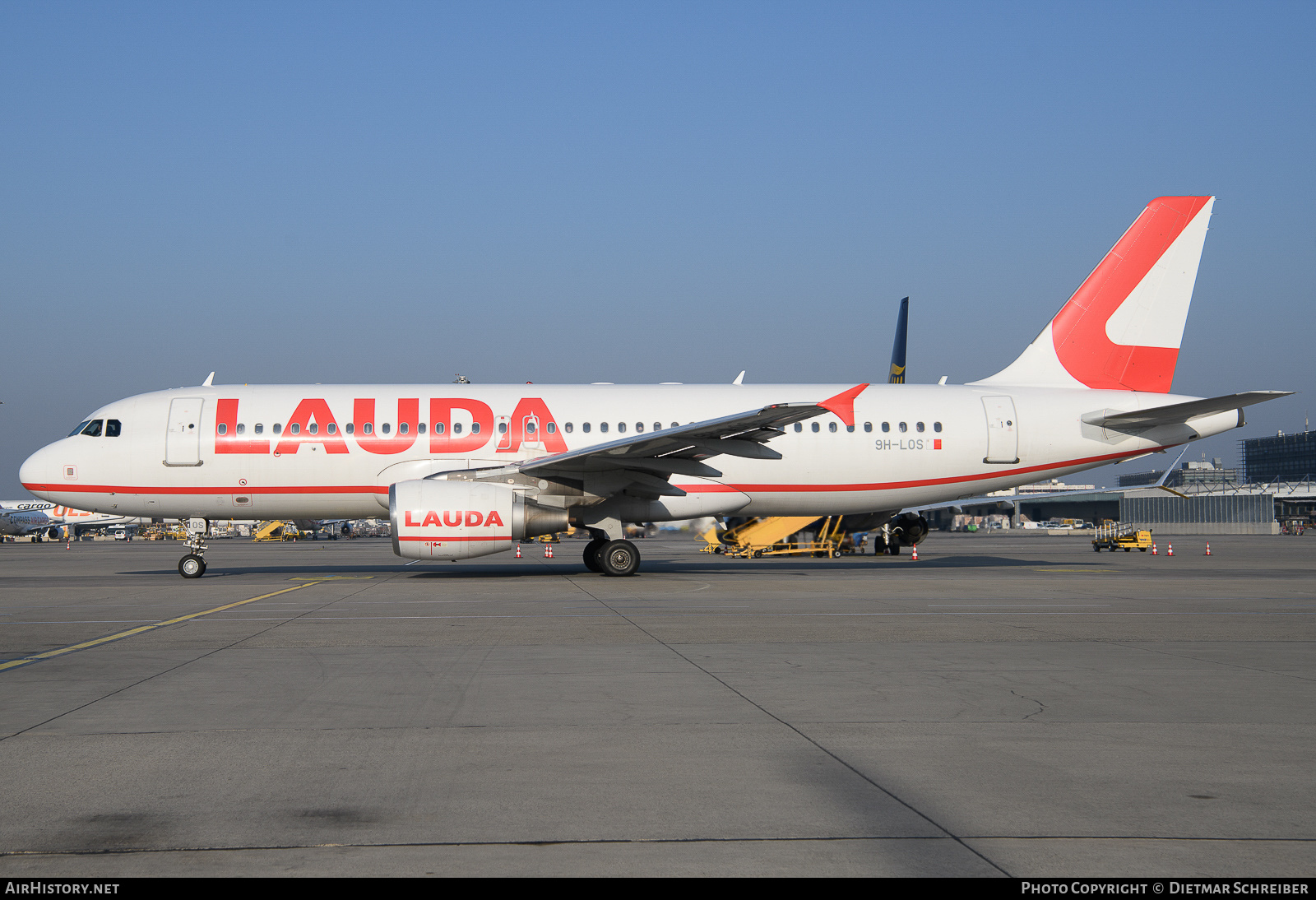 Aircraft Photo of 9H-LOS | Airbus A320-214 | Lauda Europe | AirHistory.net #653615