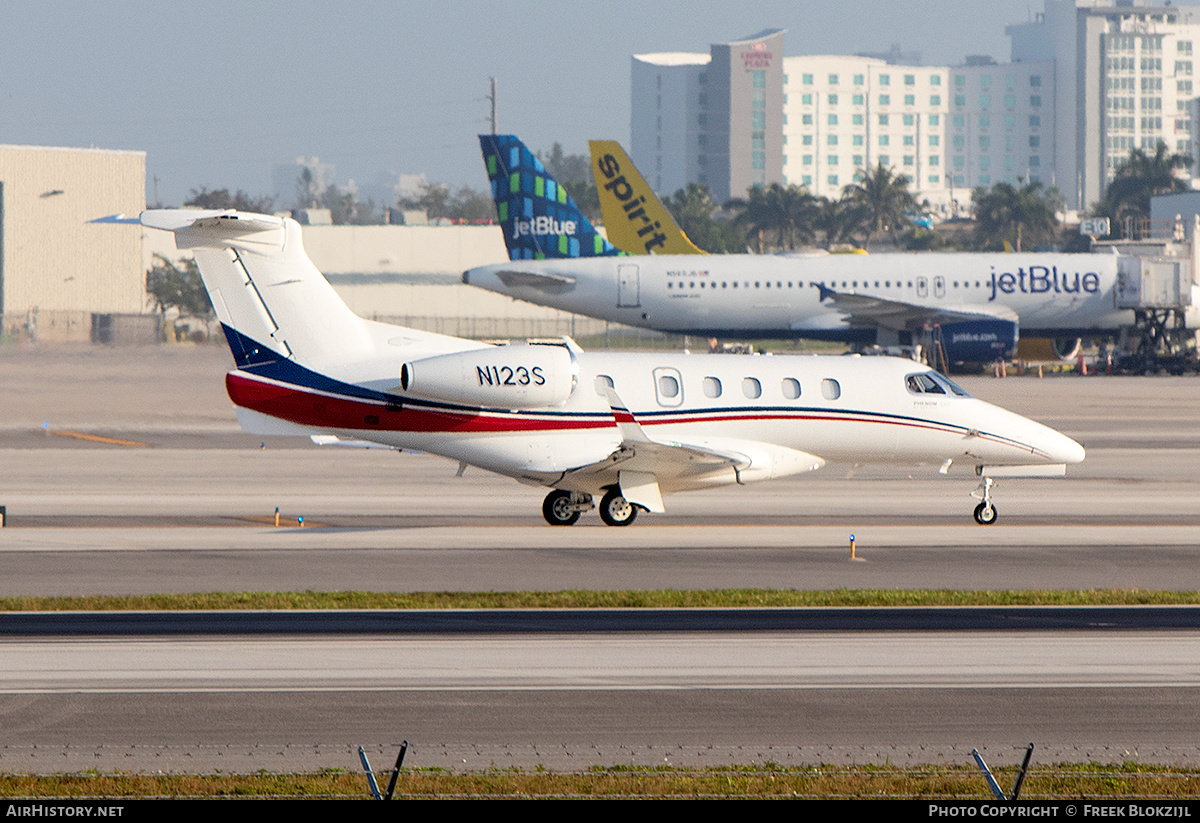 Aircraft Photo of N123S | Embraer EMB-505 Phenom 300 | AirHistory.net #653643