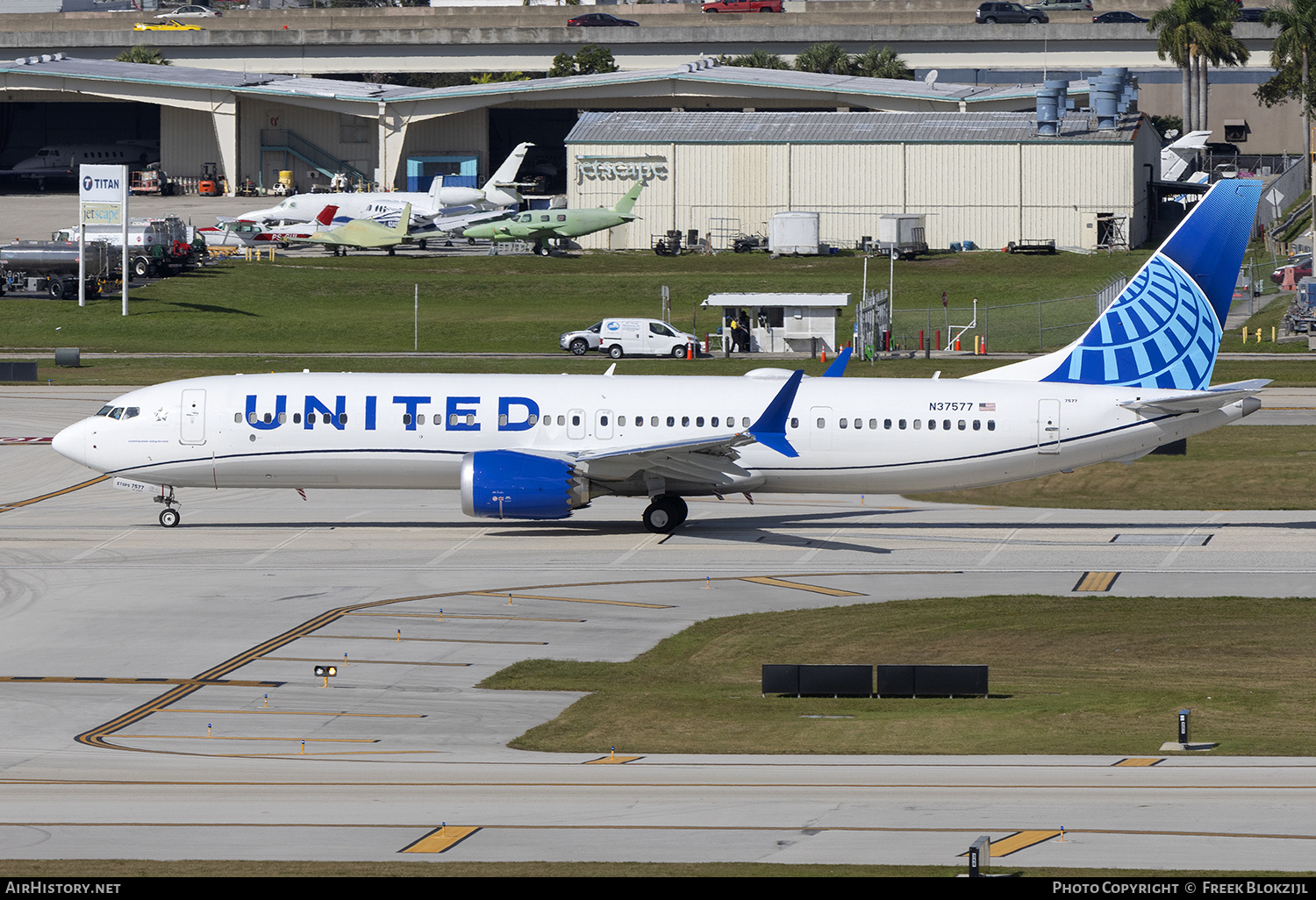 Aircraft Photo of N37577 | Boeing 737-9 Max 9 | United Airlines | AirHistory.net #653731