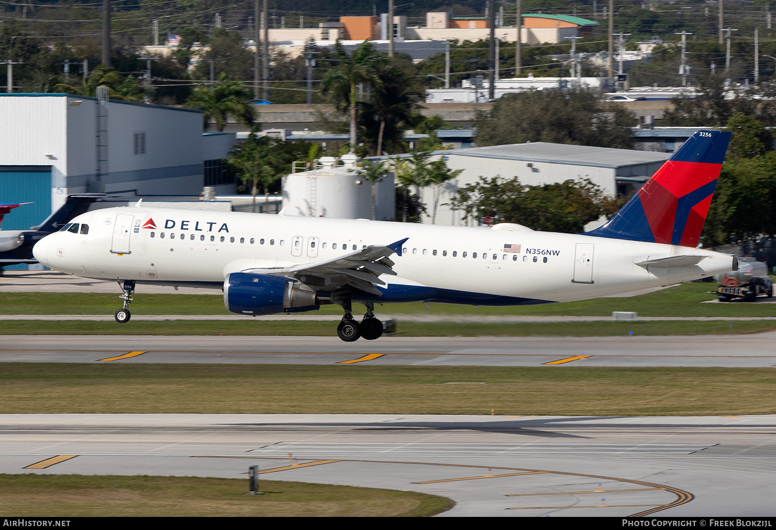 Aircraft Photo of N356NW | Airbus A320-212 | Delta Air Lines | AirHistory.net #653740
