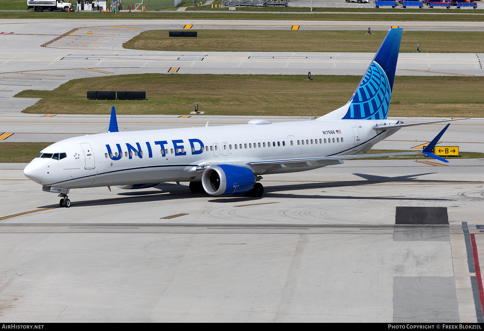 Aircraft Photo of N17566 | Boeing 737-9 Max 9 | United Airlines | AirHistory.net #653753