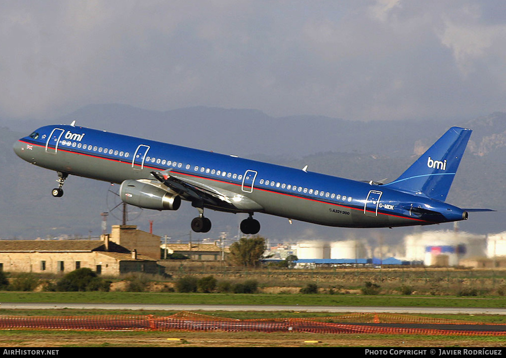 Aircraft Photo of G-MIDK | Airbus A321-231 | BMI - British Midland International | AirHistory.net #653796