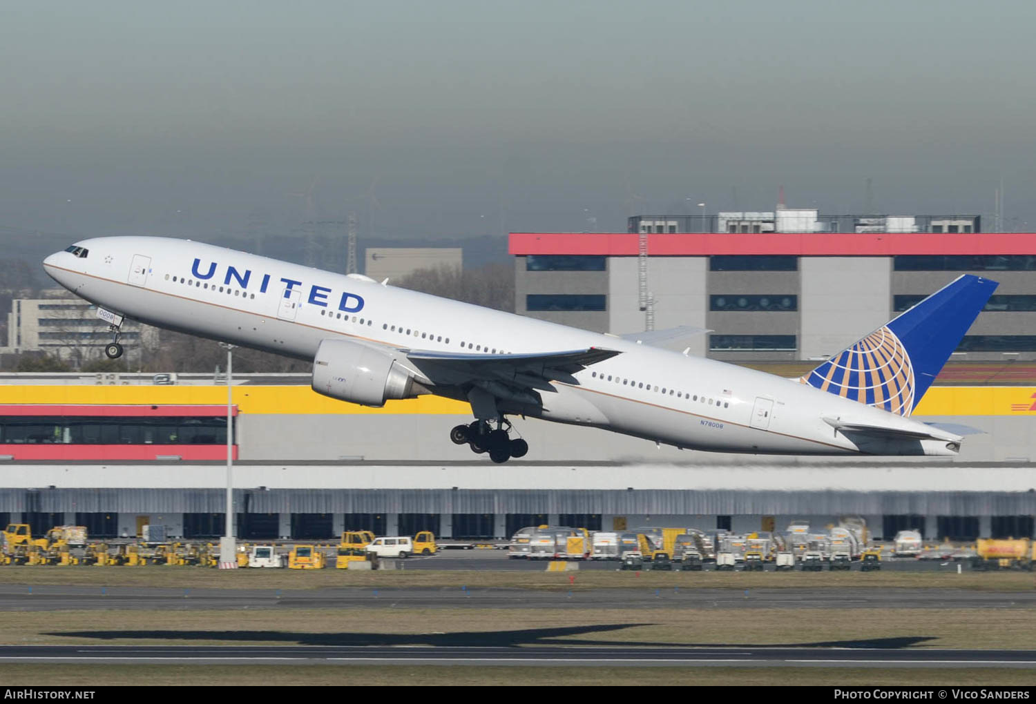 Aircraft Photo of N78008 | Boeing 777-224/ER | United Airlines | AirHistory.net #653819
