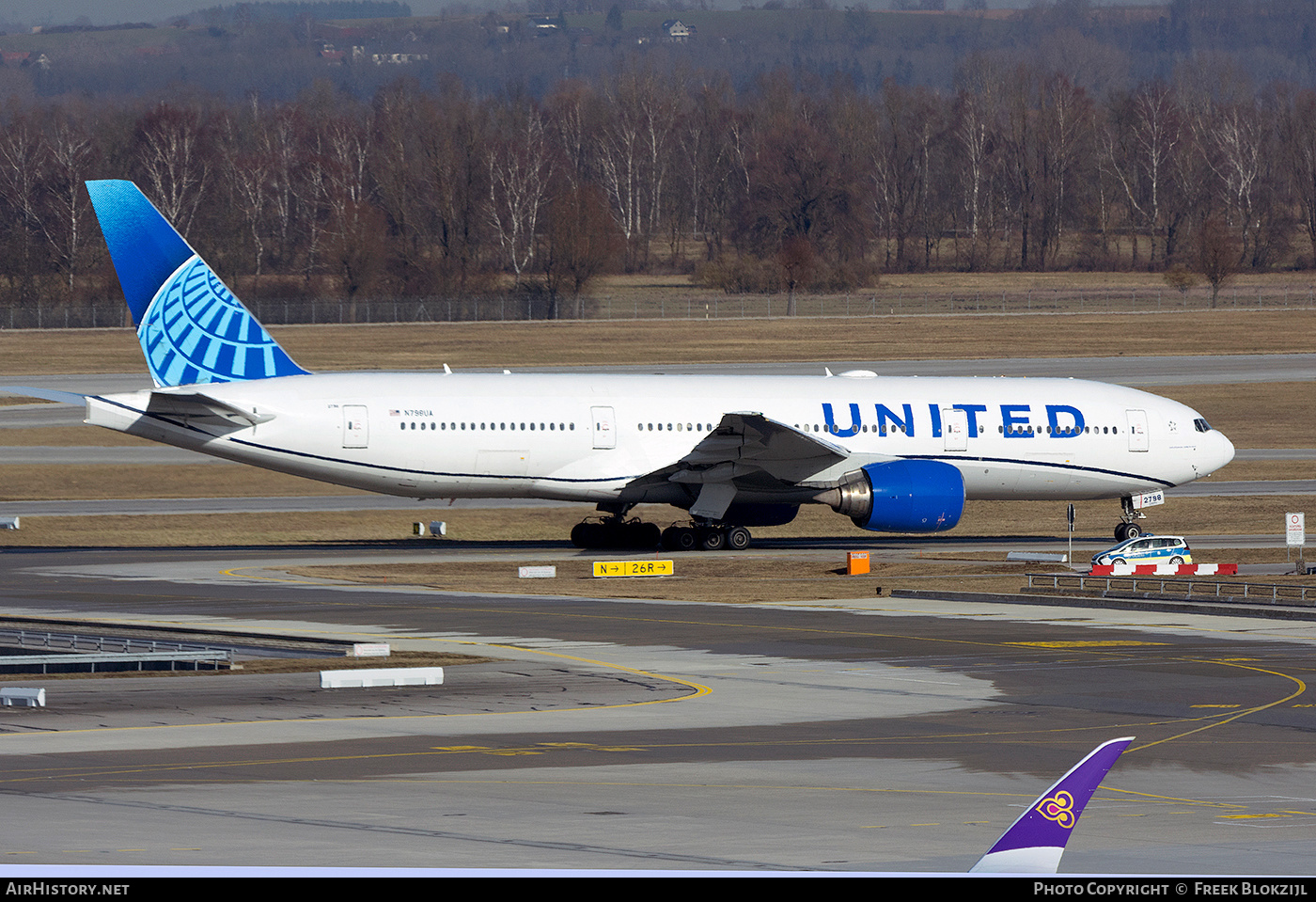 Aircraft Photo of N798UA | Boeing 777-222/ER | United Airlines | AirHistory.net #653853