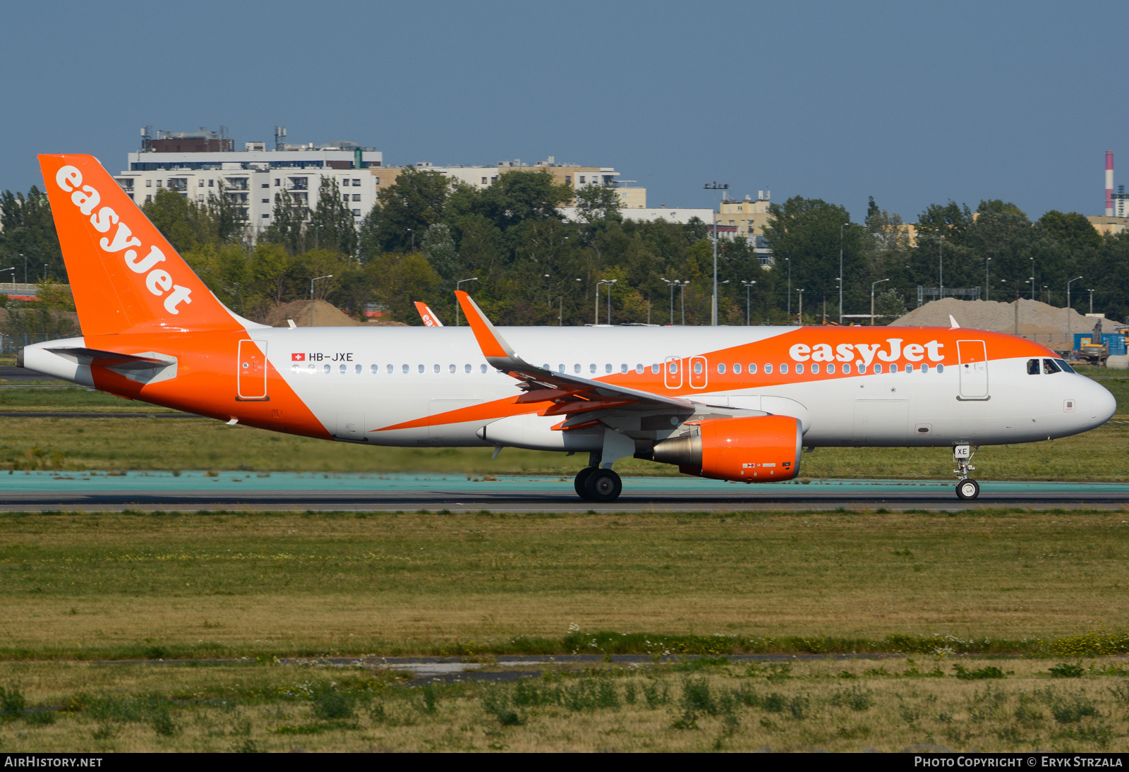 Aircraft Photo of HB-JXE | Airbus A320-214 | EasyJet | AirHistory.net #654017