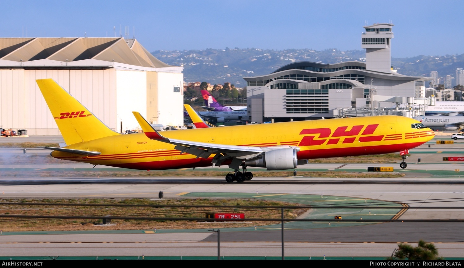 Aircraft Photo of N284DH | Boeing 767-304/ER(BDSF) | DHL International | AirHistory.net #654031
