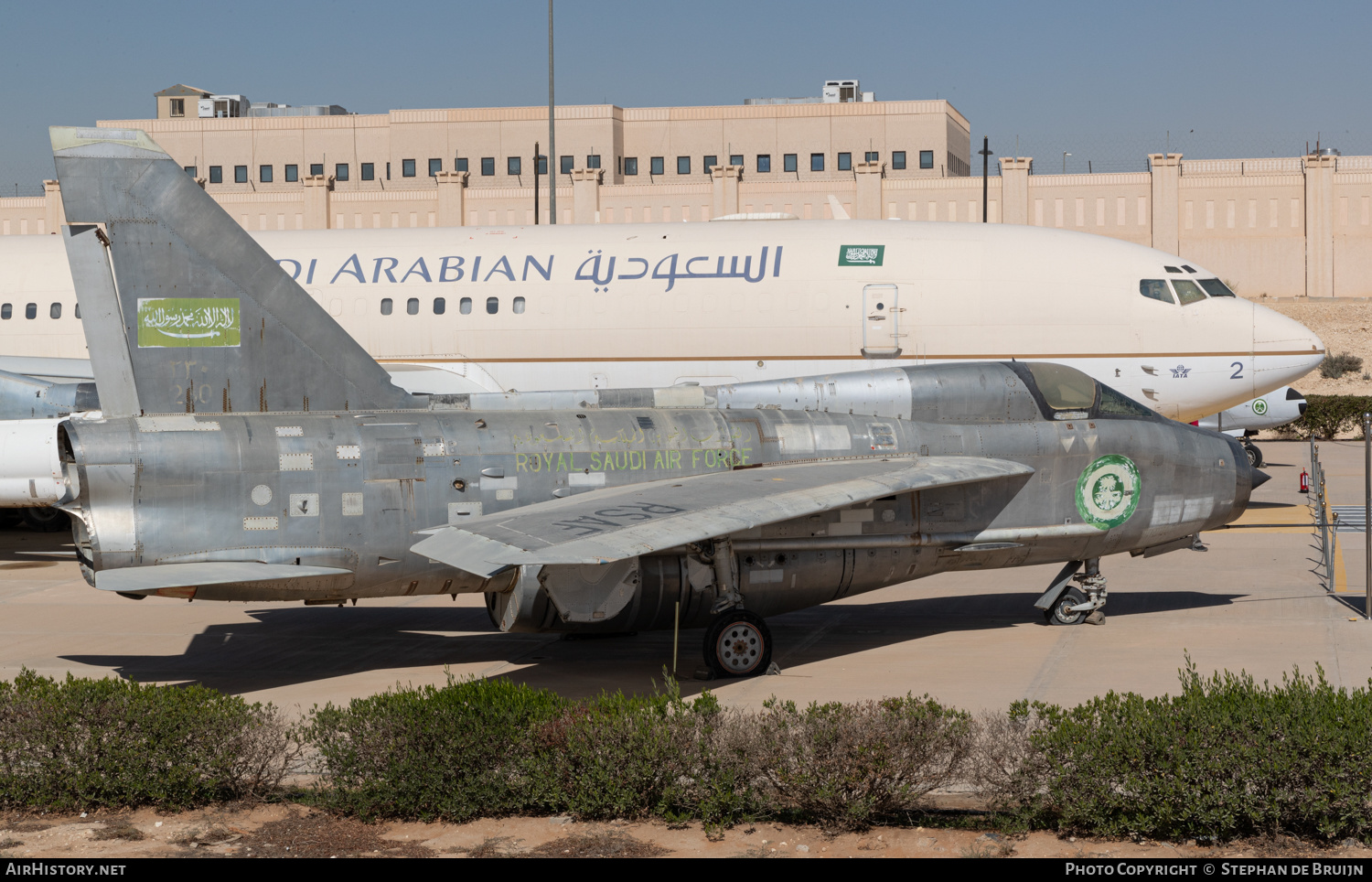 Aircraft Photo of 230 | English Electric Lightning T55 | Saudi Arabia - Air Force | AirHistory.net #654065
