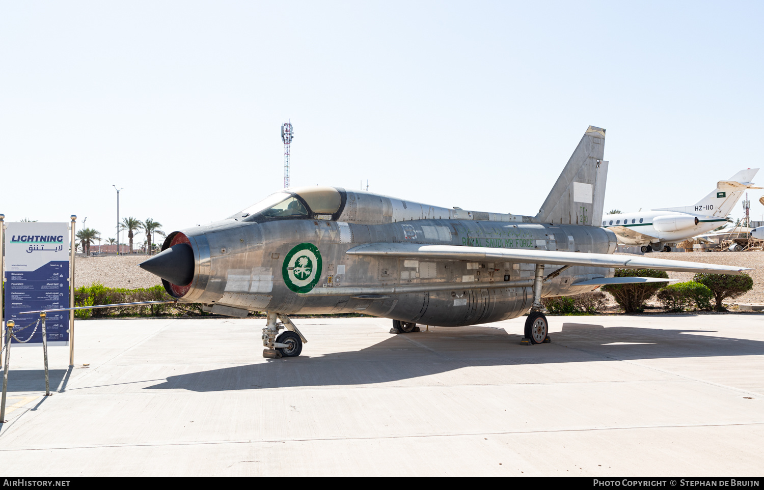 Aircraft Photo of 230 | English Electric Lightning T55 | Saudi Arabia - Air Force | AirHistory.net #654085
