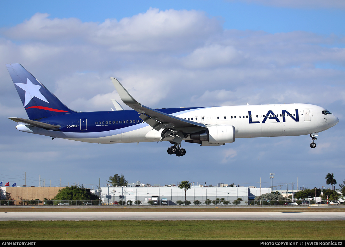 Aircraft Photo of CC-CXH | Boeing 767-316/ER | LAN Airlines - Línea Aérea Nacional | AirHistory.net #654203