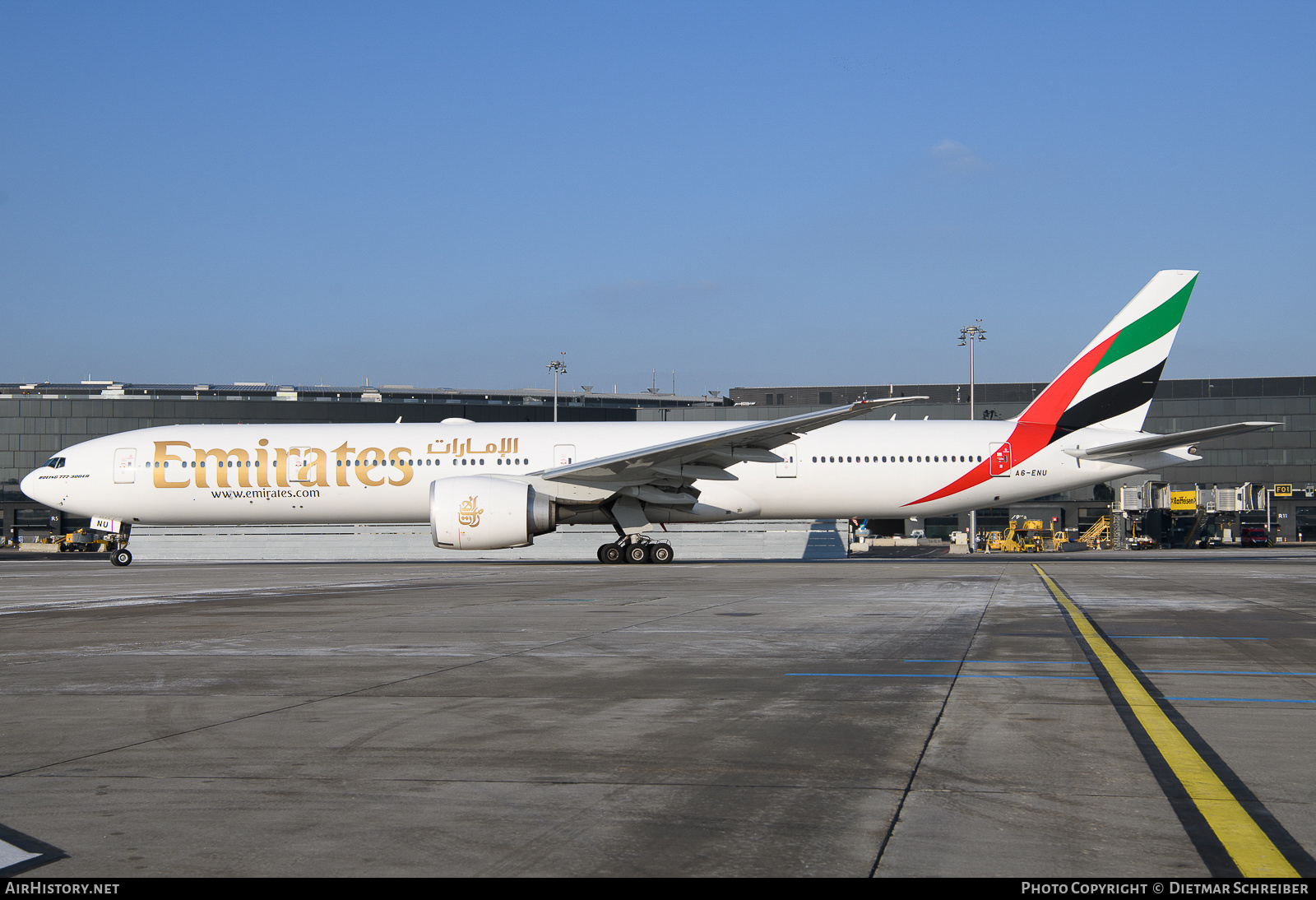 Aircraft Photo of A6-ENU | Boeing 777-31H/ER | Emirates | AirHistory.net #654261