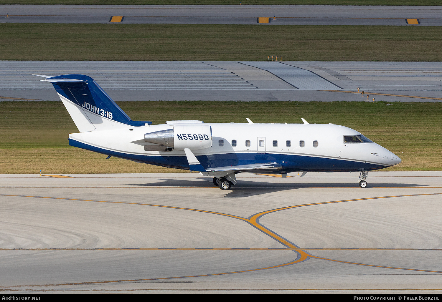 Aircraft Photo of N558BD | Bombardier Challenger 604 (CL-600-2B16) | AirHistory.net #654324