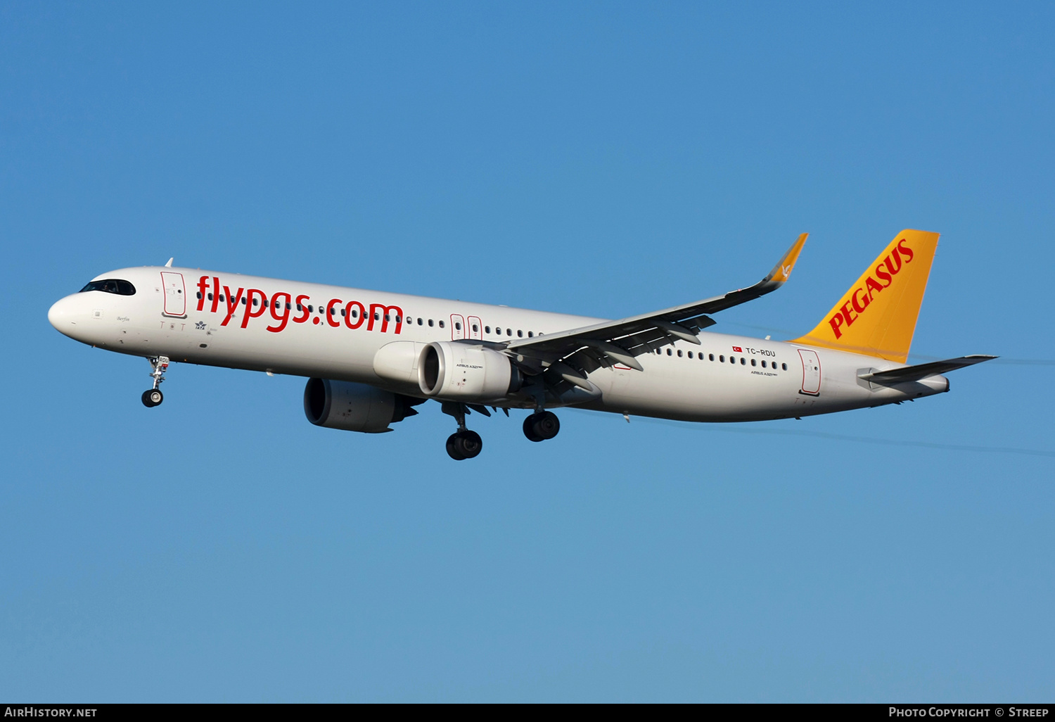 Aircraft Photo of TC-RDU | Airbus A321-251NX | Pegasus Airlines | AirHistory.net #654337