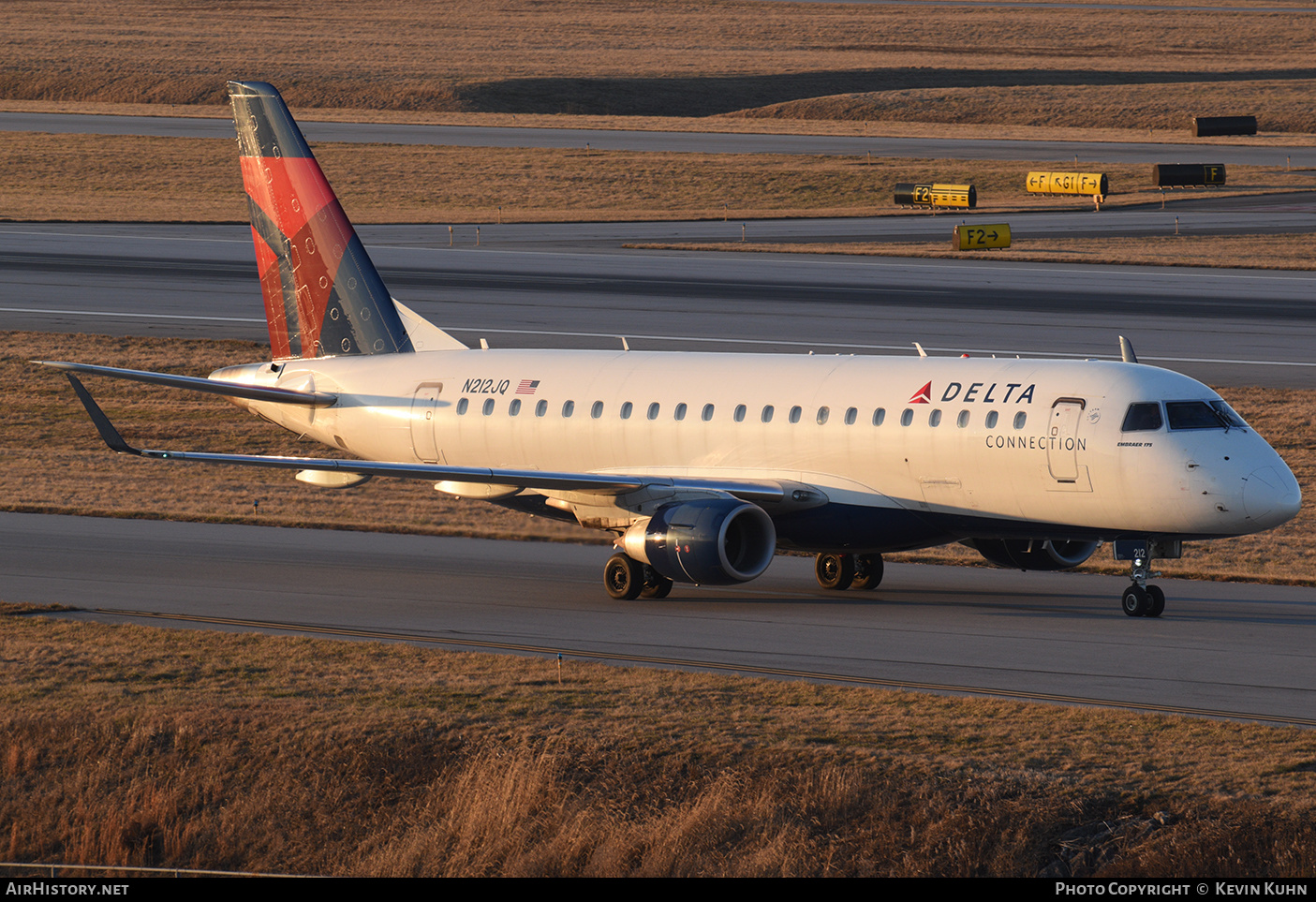 Aircraft Photo of N212JQ | Embraer 175LR (ERJ-170-200LR) | Delta Connection | AirHistory.net #654430