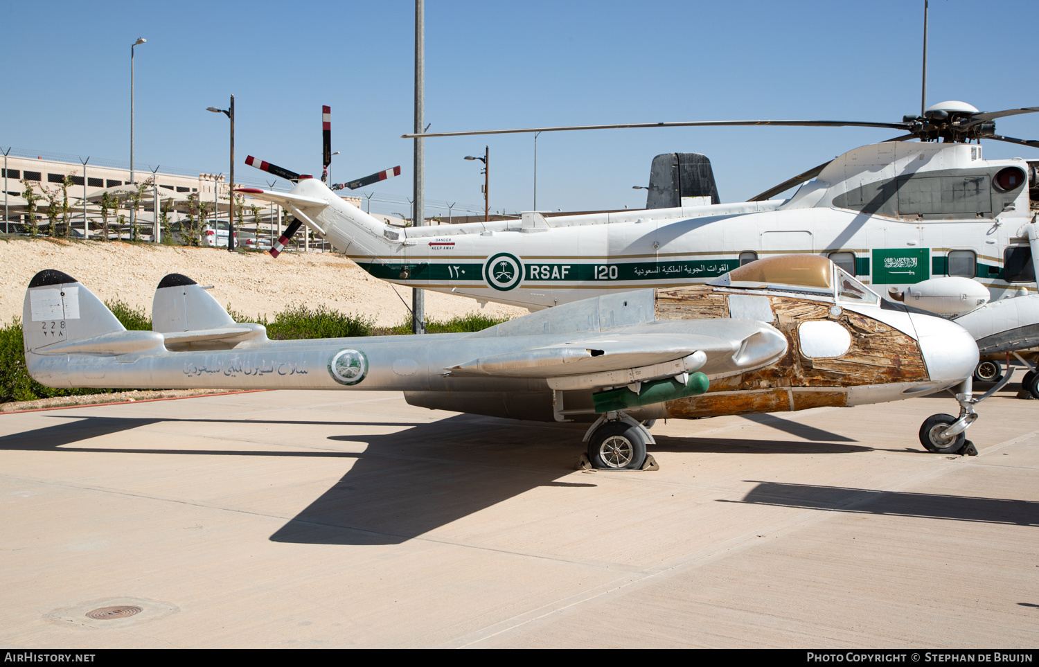 Aircraft Photo of 228 | De Havilland D.H. 100 Vampire FB52 | Saudi Arabia - Air Force | AirHistory.net #654495