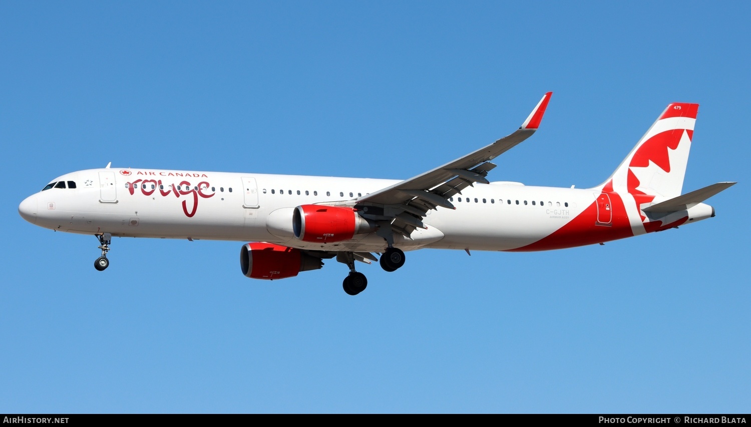 Aircraft Photo of C-GJTH | Airbus A321-211 | Air Canada Rouge | AirHistory.net #654535