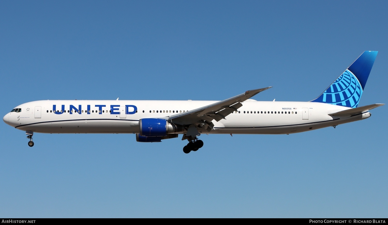 Aircraft Photo of N66056 | Boeing 767-424/ER | United Airlines | AirHistory.net #654591
