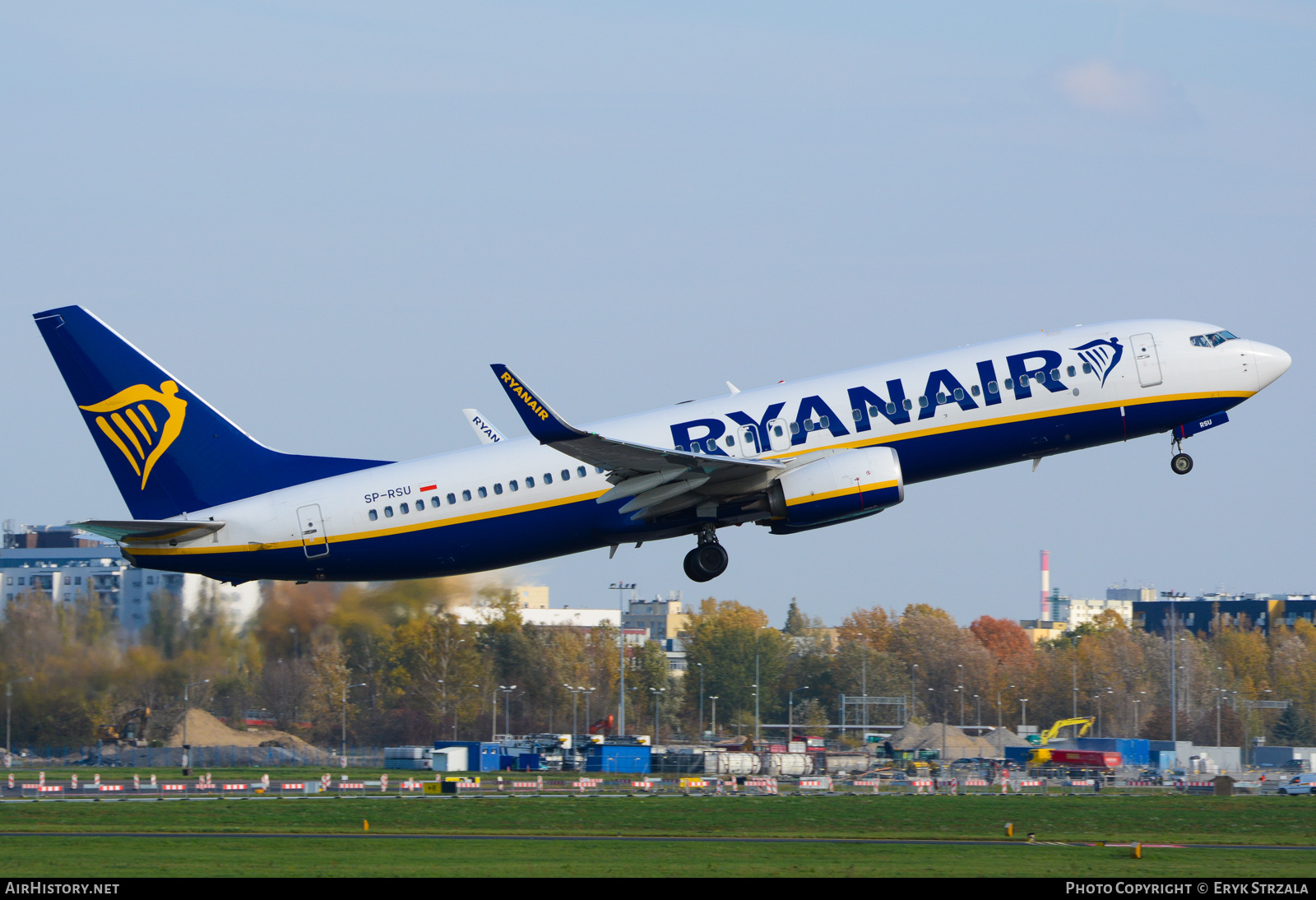 Aircraft Photo of SP-RSU | Boeing 737-800 | Ryanair | AirHistory.net #654612
