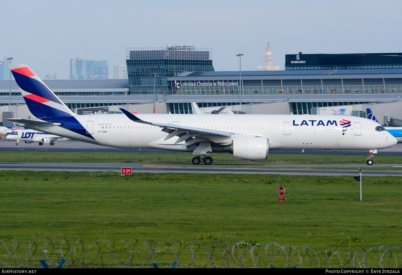 Aircraft Photo of A7-AMA | Airbus A350-941 | LATAM Airlines | AirHistory.net #654623