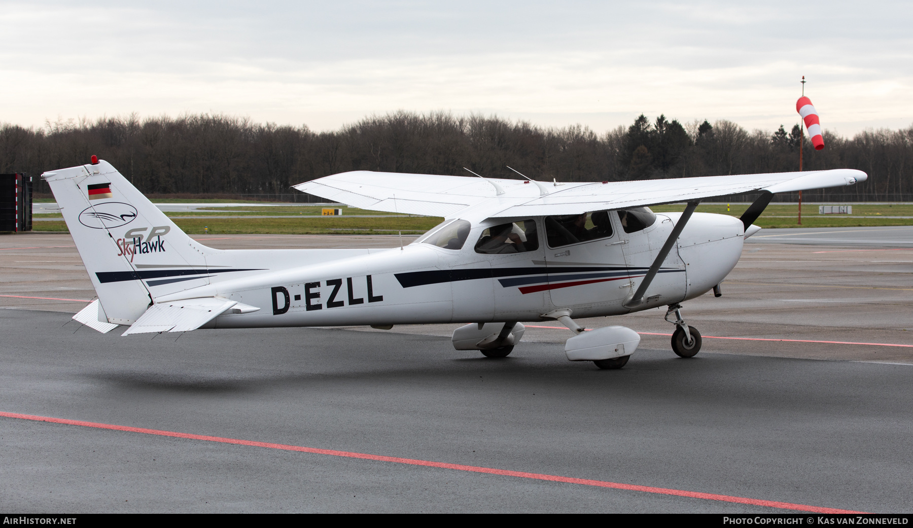 Aircraft Photo of D-EZLL | Cessna 172S Skyhawk SP | AirHistory.net #654633