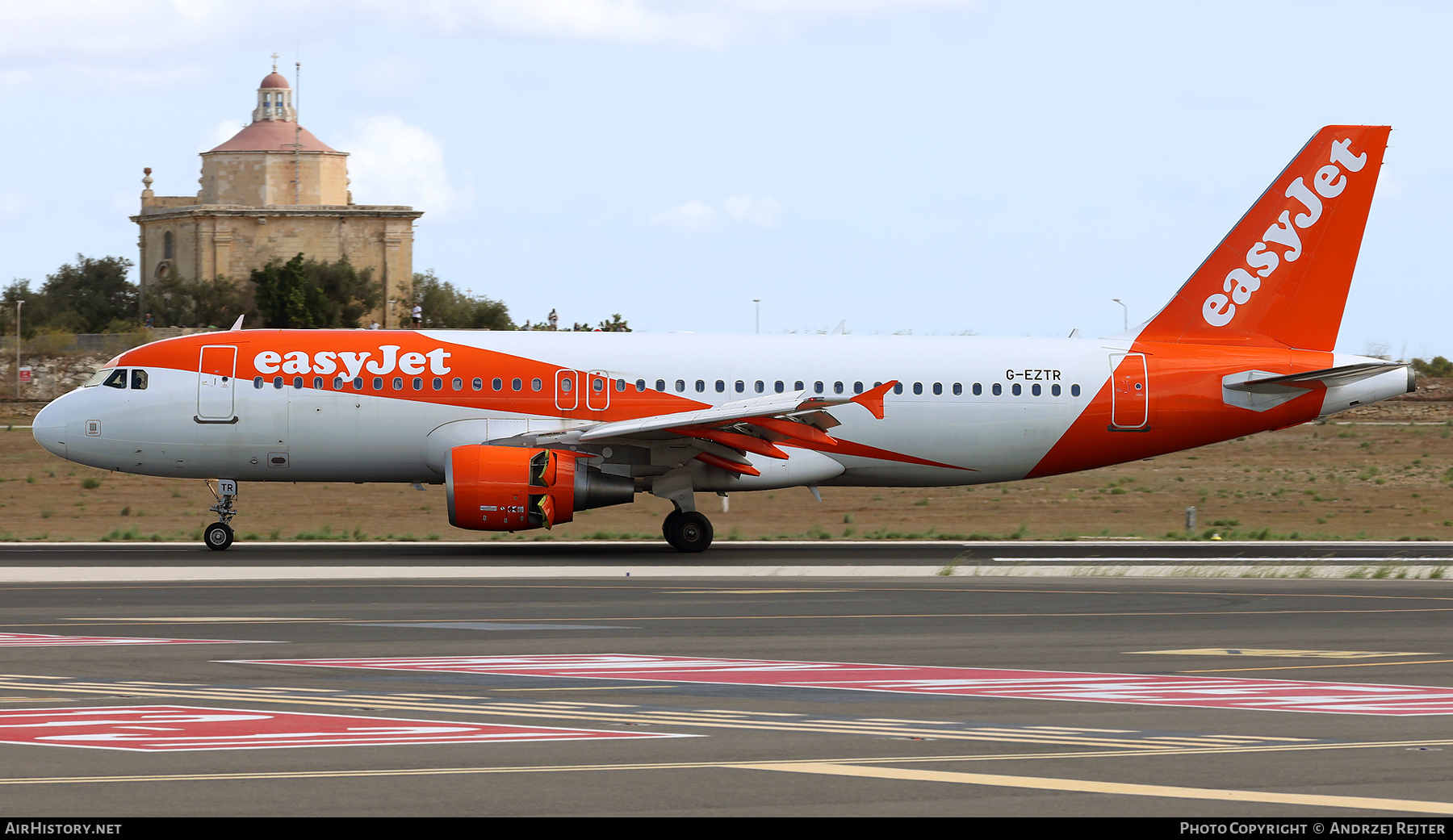 Aircraft Photo of G-EZRT | Airbus A320-214 | EasyJet | AirHistory.net #654652