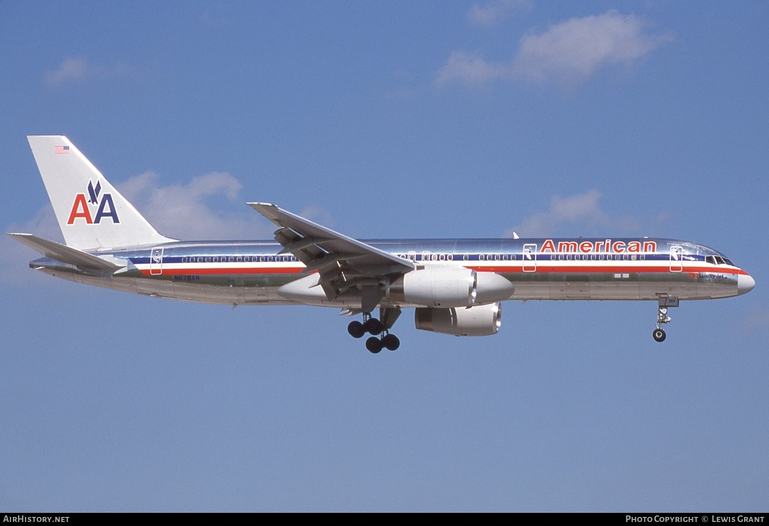 Aircraft Photo of N678AN | Boeing 757-223 | American Airlines | AirHistory.net #654817