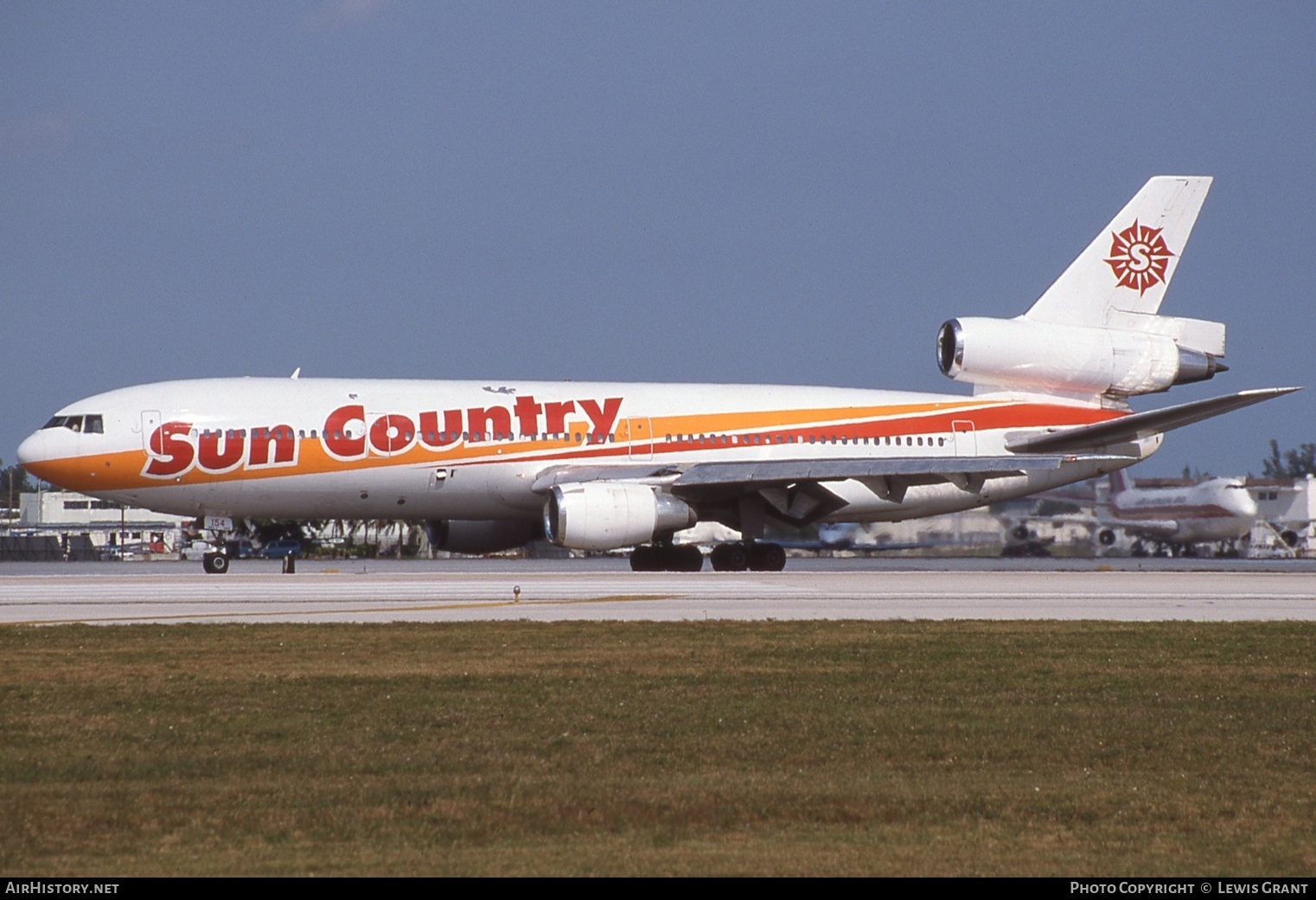 Aircraft Photo of N154SY | McDonnell Douglas DC-10-15 | Sun Country Airlines | AirHistory.net #654907