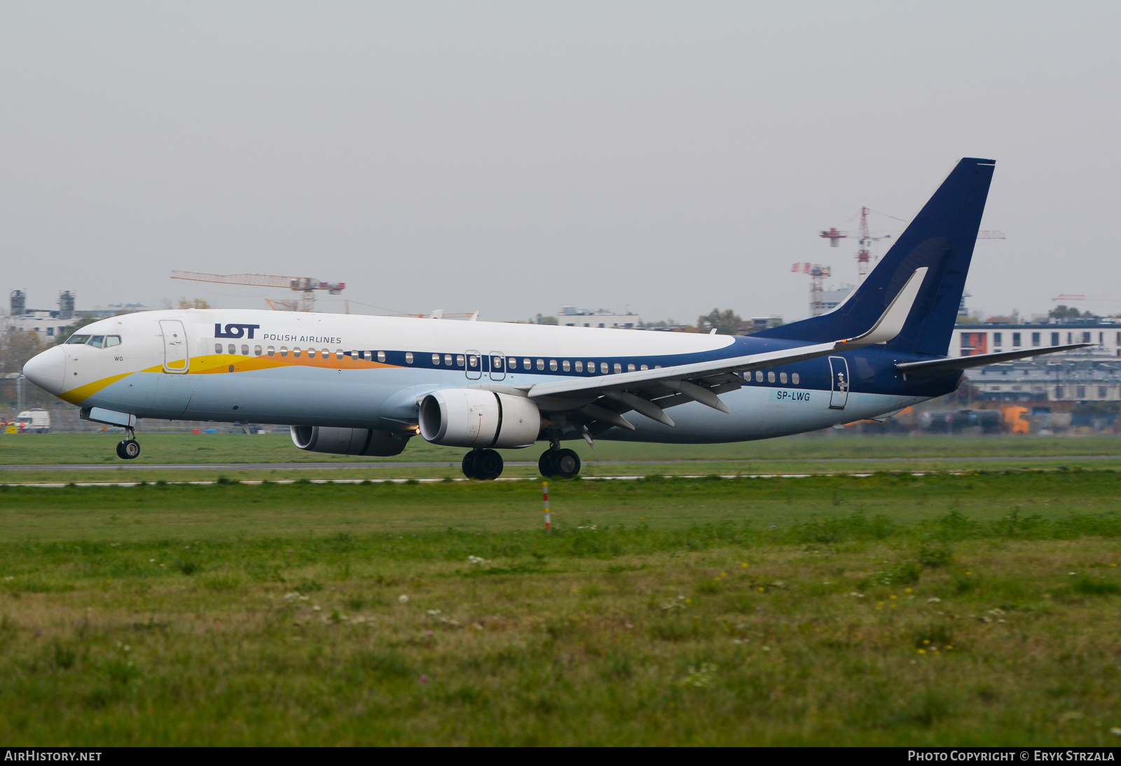 Aircraft Photo of SP-LWG | Boeing 737-86N | LOT Polish Airlines - Polskie Linie Lotnicze | AirHistory.net #654948