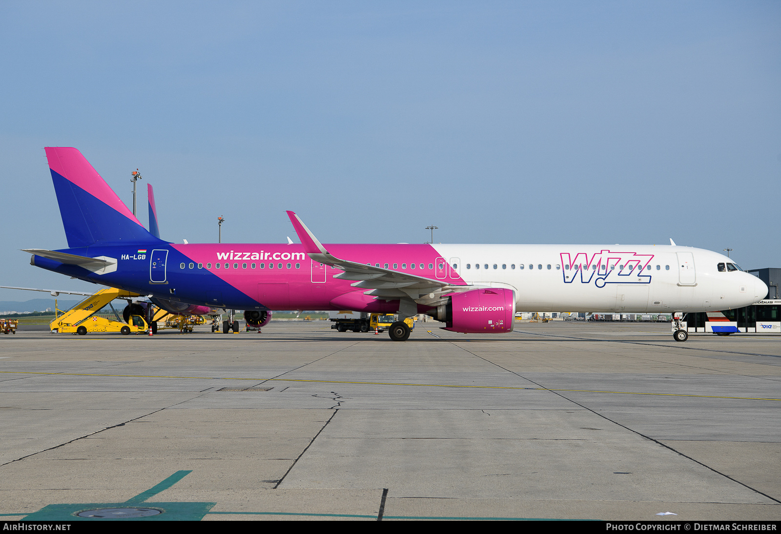 Aircraft Photo of HA-LGB | Airbus A321-271NX | Wizz Air | AirHistory.net #655109