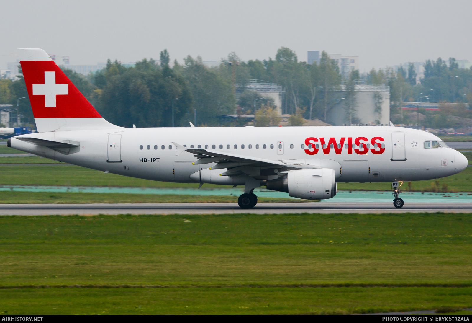 Aircraft Photo of HB-IPT | Airbus A319-112 | Swiss International Air Lines | AirHistory.net #655144