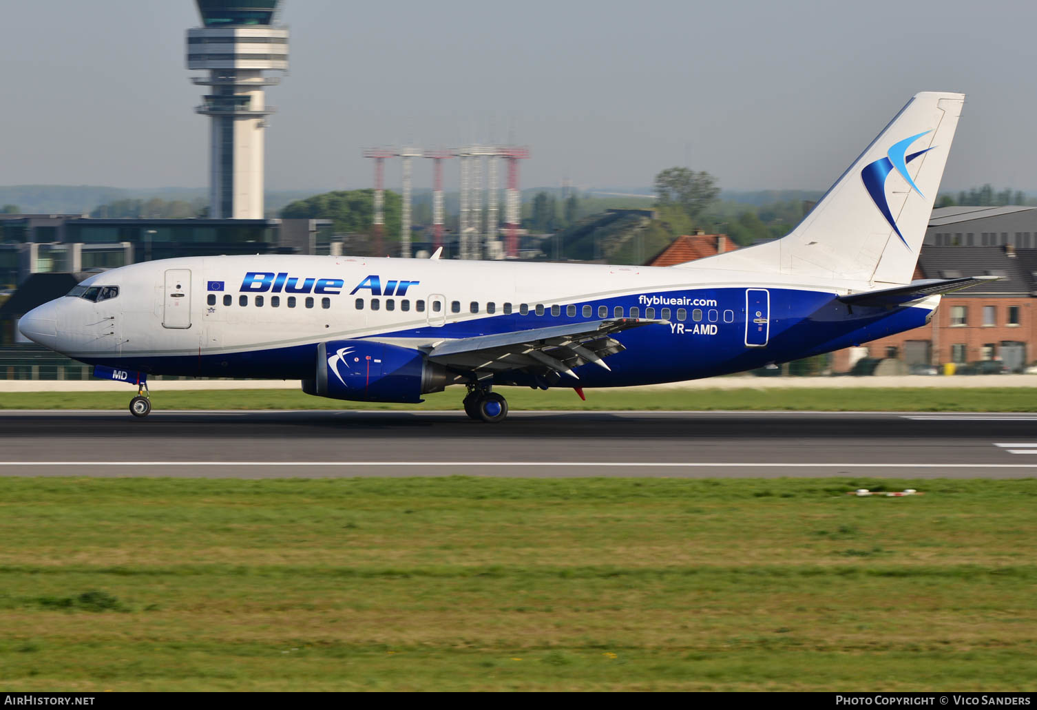 Aircraft Photo of YR-AMD | Boeing 737-530 | Blue Air | AirHistory.net #655253