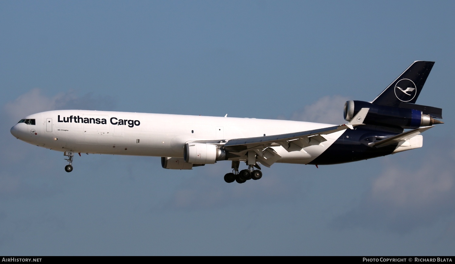 Aircraft Photo of D-ALCB | McDonnell Douglas MD-11F | Lufthansa Cargo | AirHistory.net #655276