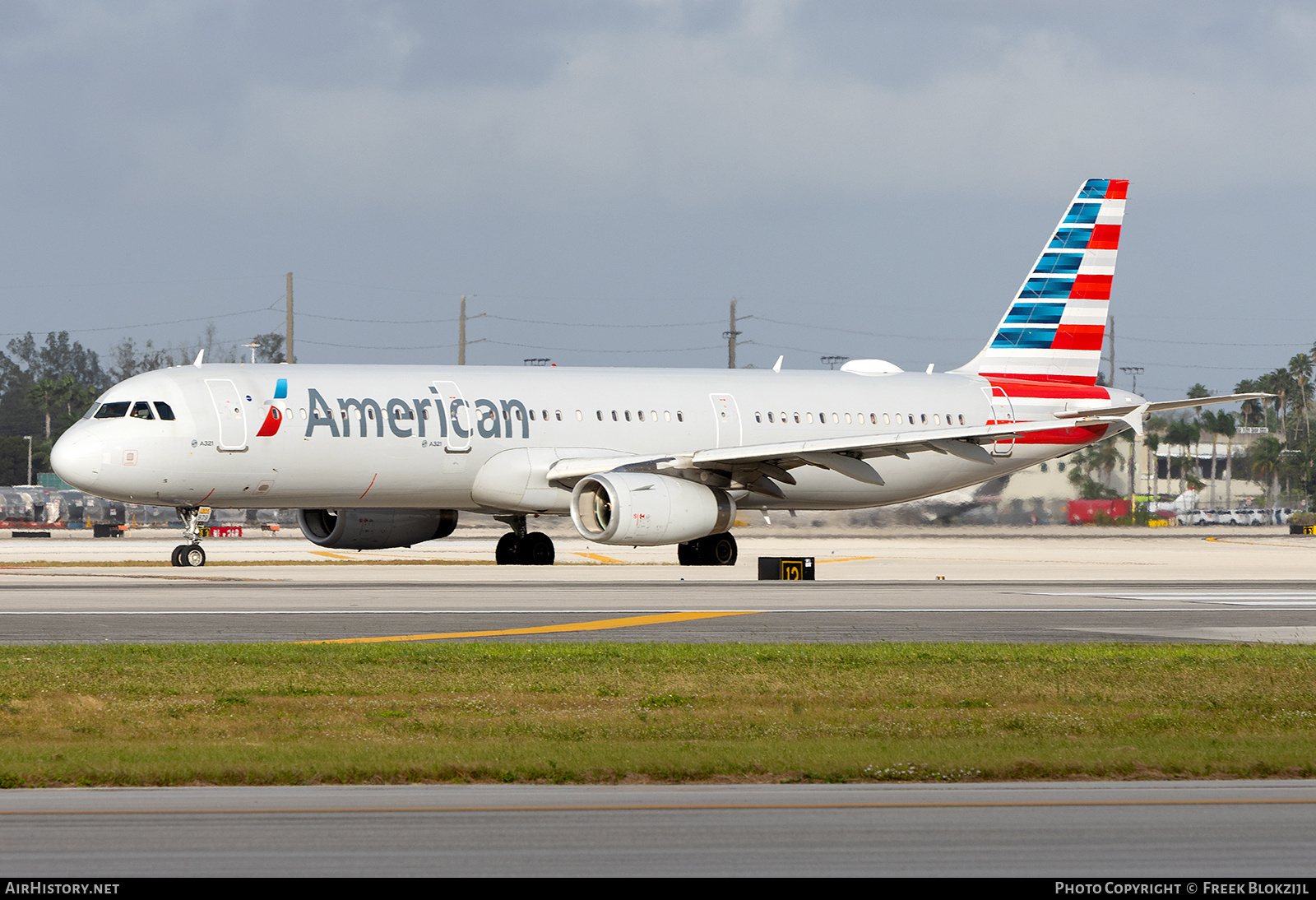 Aircraft Photo of N979UY | Airbus A321-231 | American Airlines | AirHistory.net #655354