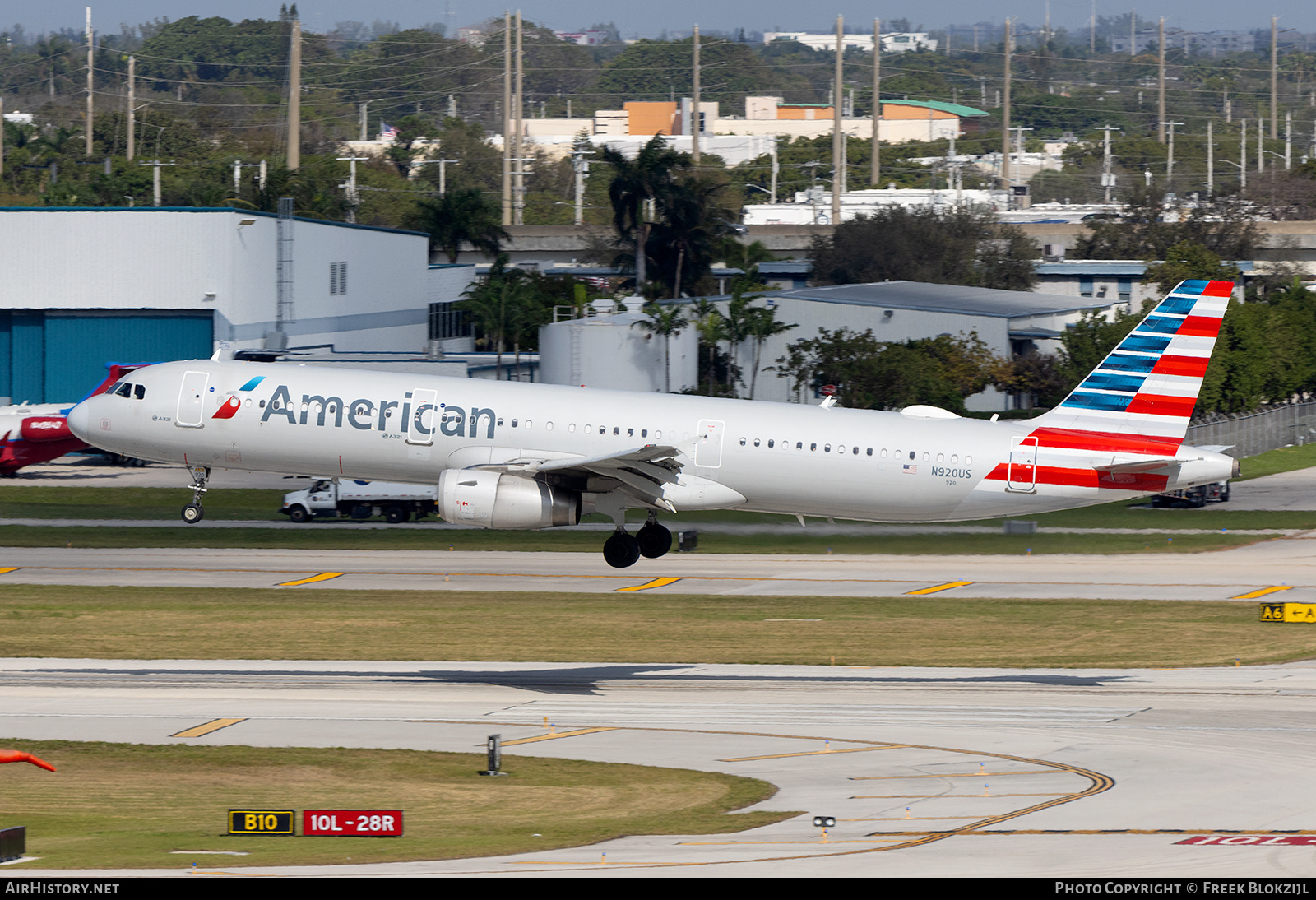 Aircraft Photo of N920US | Airbus A321-231 | American Airlines | AirHistory.net #655382