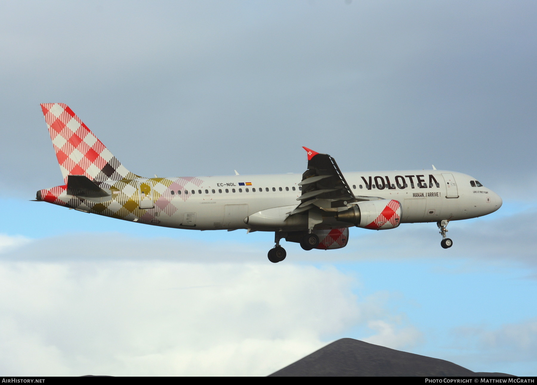 Aircraft Photo of EC-NOL | Airbus A320-214 | Volotea | AirHistory.net #655383