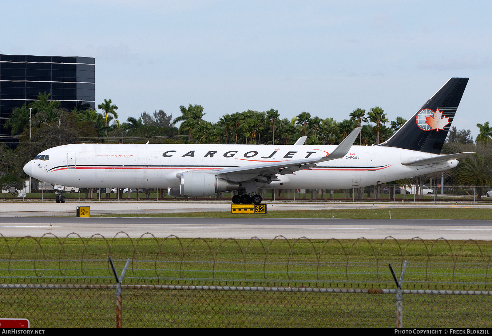 Aircraft Photo of C-FGSJ | Boeing 767-39H/ER | Cargojet | AirHistory.net #655408
