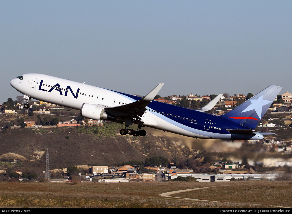 Aircraft Photo of CC-BJA | Boeing 767-316/ER | LAN Airlines - Línea Aérea Nacional | AirHistory.net #655487