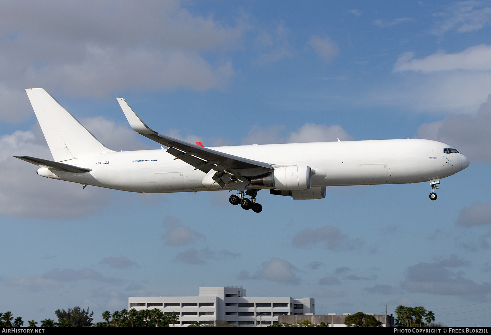 Aircraft Photo of CC-CZZ | Boeing 767-316F/ER | LATAM Cargo | AirHistory.net #655548