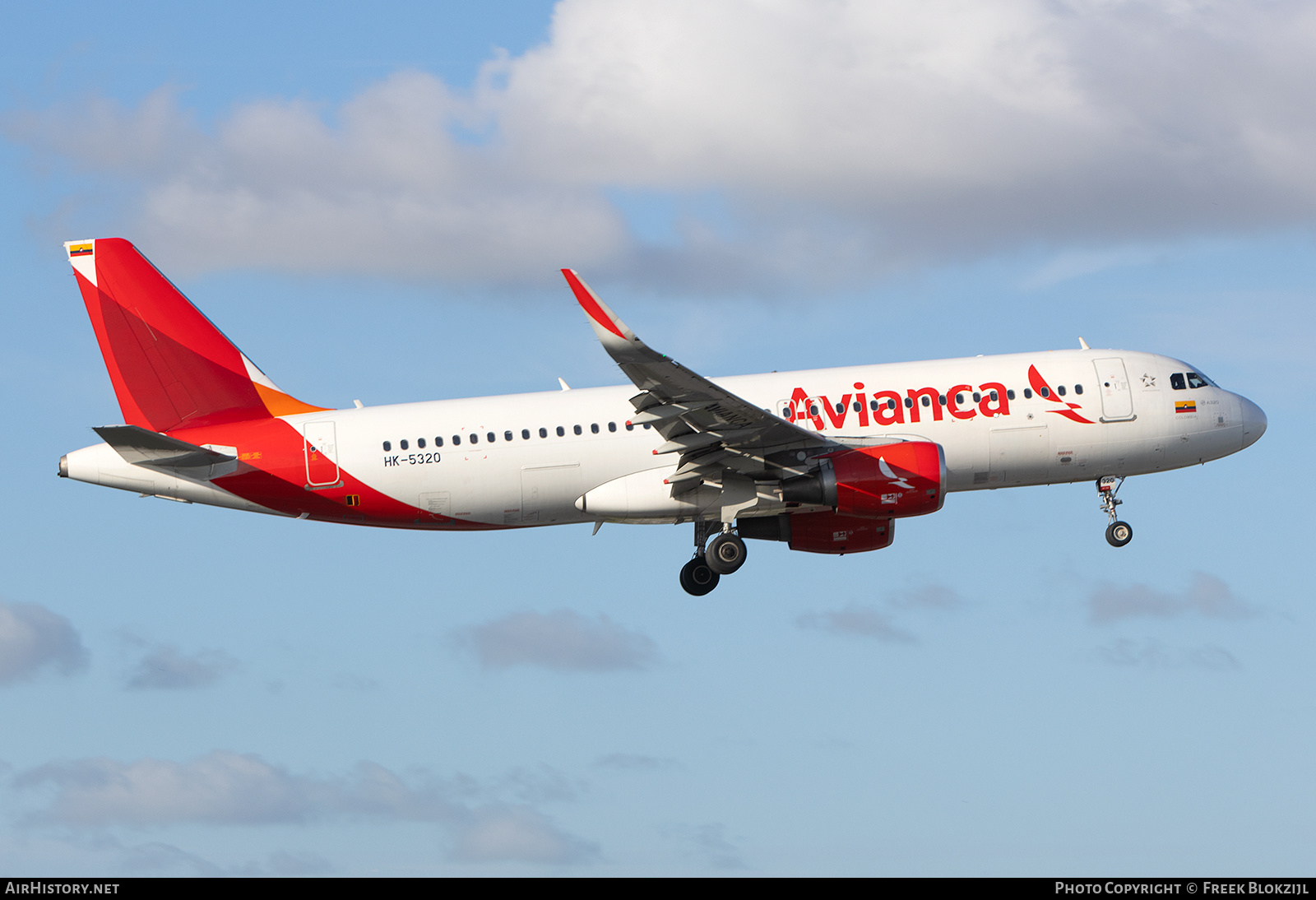 Aircraft Photo of HK-5320 | Airbus A320-214 | Avianca | AirHistory.net #655549