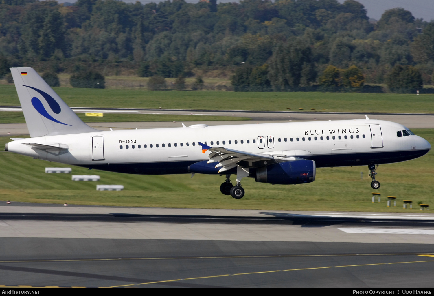 Aircraft Photo of D-ANND | Airbus A320-232 | Blue Wings | AirHistory.net #655651