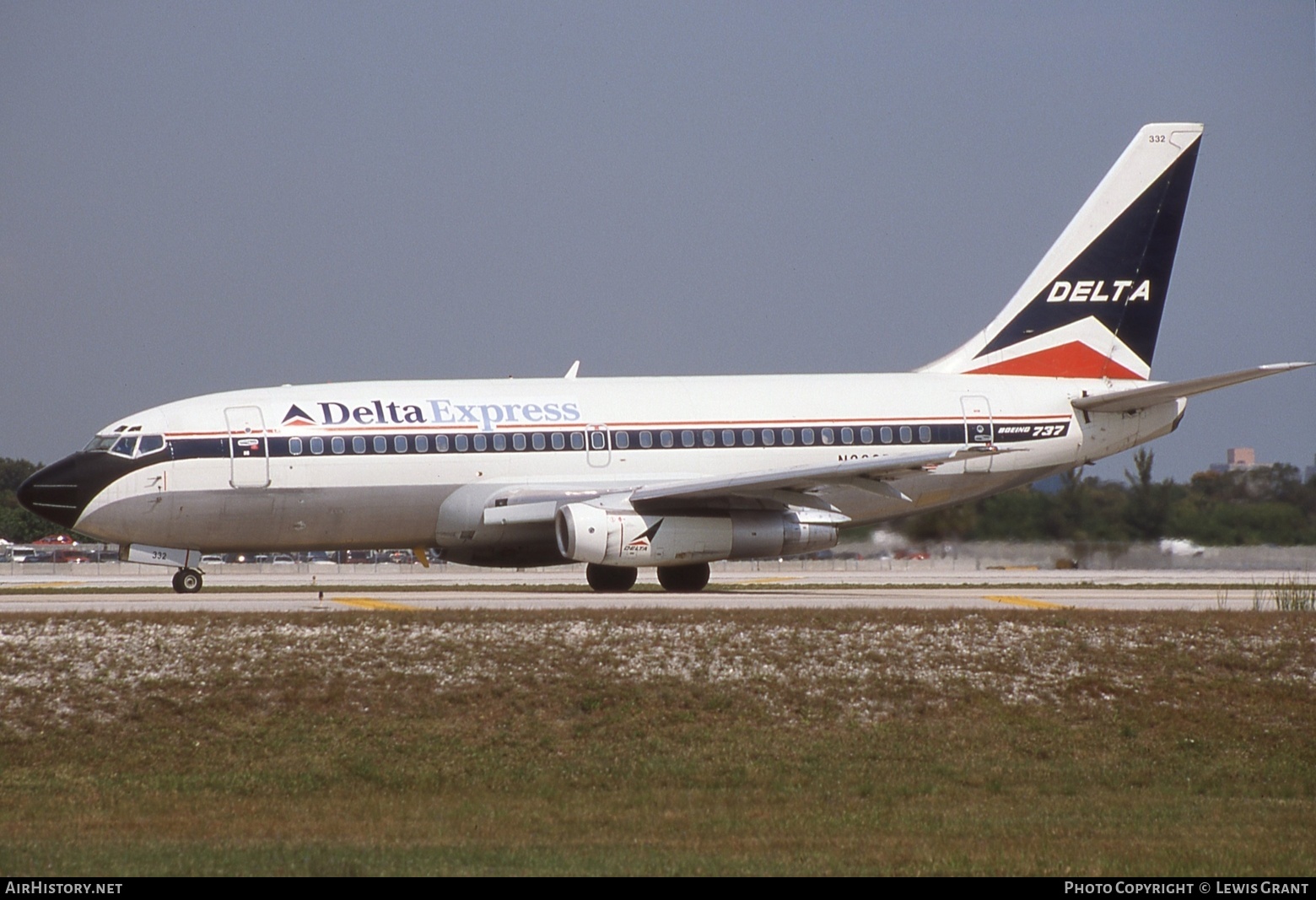 Aircraft Photo of N332DL | Boeing 737-232/Adv | Delta Express | AirHistory.net #655663