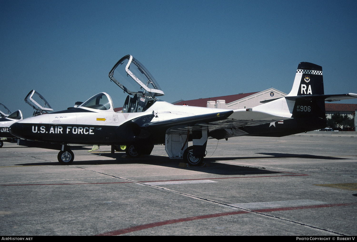 Aircraft Photo of 58-1906 / AF58-906 | Cessna T-37B Tweety Bird | USA - Air Force | AirHistory.net #655776