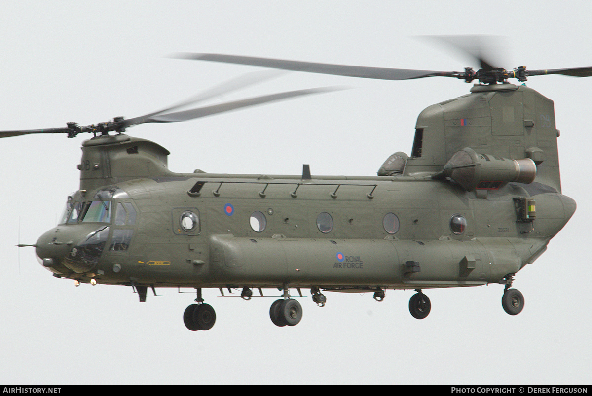 Aircraft Photo of ZD574 | Boeing Chinook HC2 (352) | UK - Air Force | AirHistory.net #655811