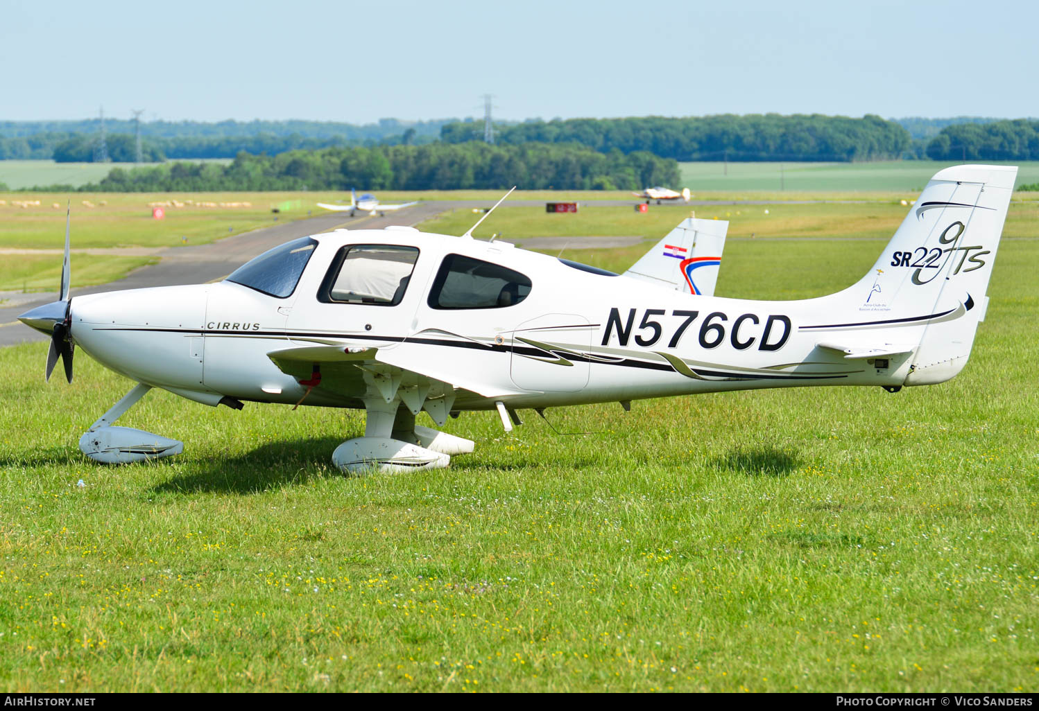 Aircraft Photo of N576CD | Cirrus SR-22 G2-GTS | AirHistory.net #655812