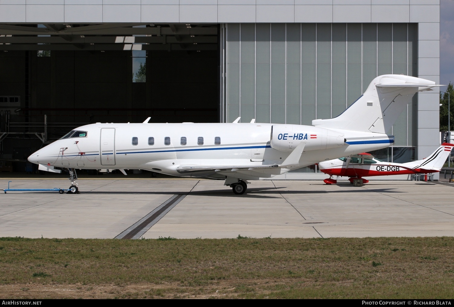 Aircraft Photo of OE-HBA | Bombardier Challenger 300 (BD-100-1A10) | AirHistory.net #655919