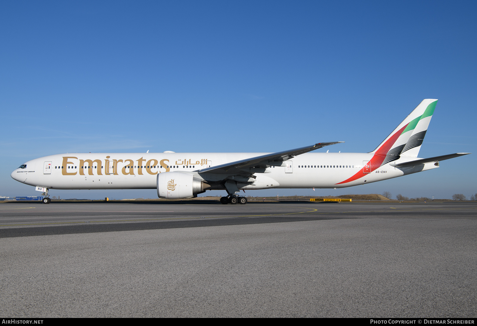 Aircraft Photo of A6-ENV | Boeing 777-31H/ER | Emirates | AirHistory.net #655949