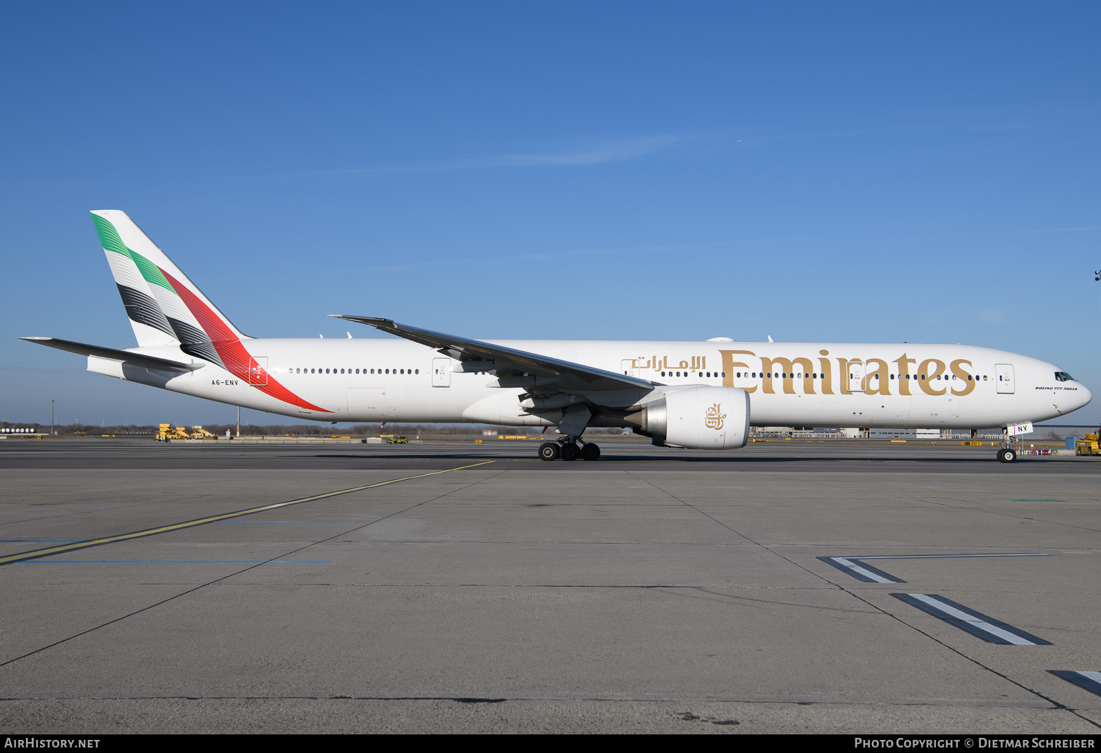 Aircraft Photo of A6-ENV | Boeing 777-31H/ER | Emirates | AirHistory.net #655950